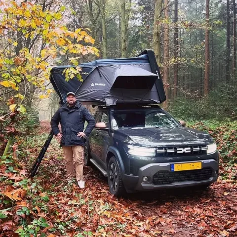 Snailer Abis stresni sotor na vozilu Dacia Duster - fotografija stranke iz Nizozemske